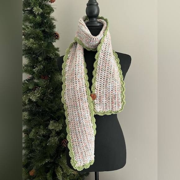 Knana Knots Accessories - Elegant Multicolor Scarf with Green Trim